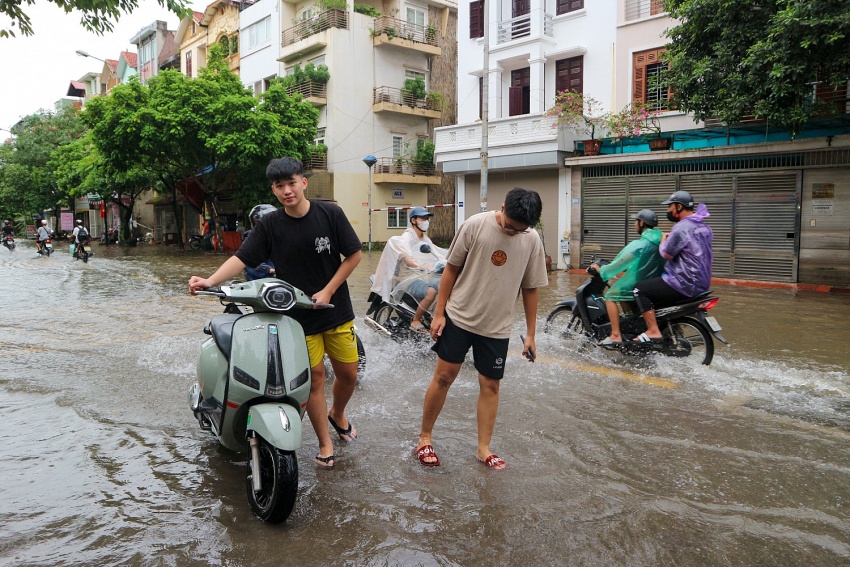 [Chùm ảnh] Hà Nội ngập úng diện rộng sau ảnh hưởng của cơn bão số 3 (Yagi)