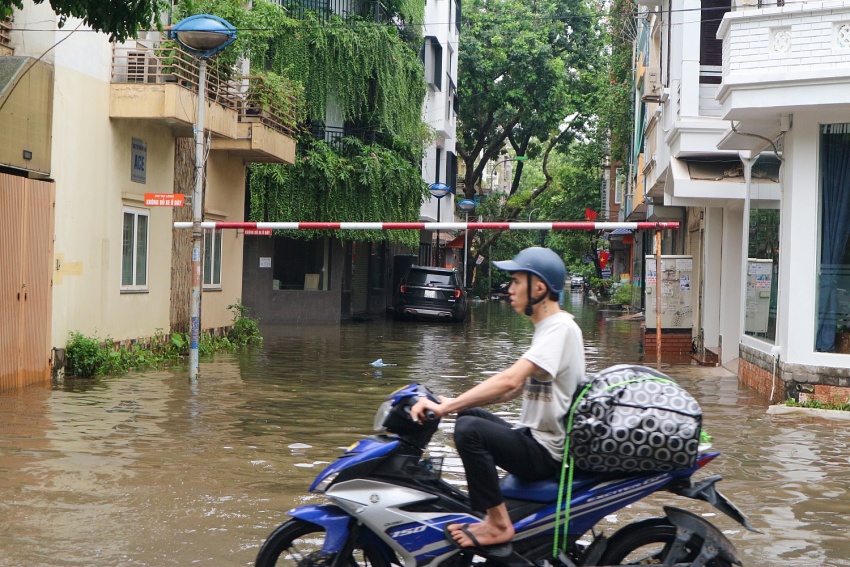 [Chùm ảnh] Hà Nội ngập úng diện rộng sau ảnh hưởng của cơn bão số 3 (Yagi)