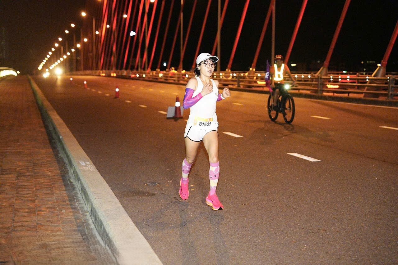 Các vận động viên tích cực chuẩn bị cho giải Marathon - Cà Mau 2024 Cúp Petrovietnam