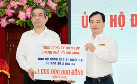 EVNHCMC chung sức ủng hộ đồng bào bị thiệt do bão số 3