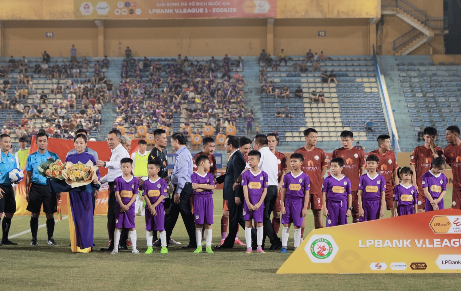 Khai mạc LPBank V.League 1- 2024/25: Khởi tranh một mùa giải chất lượng