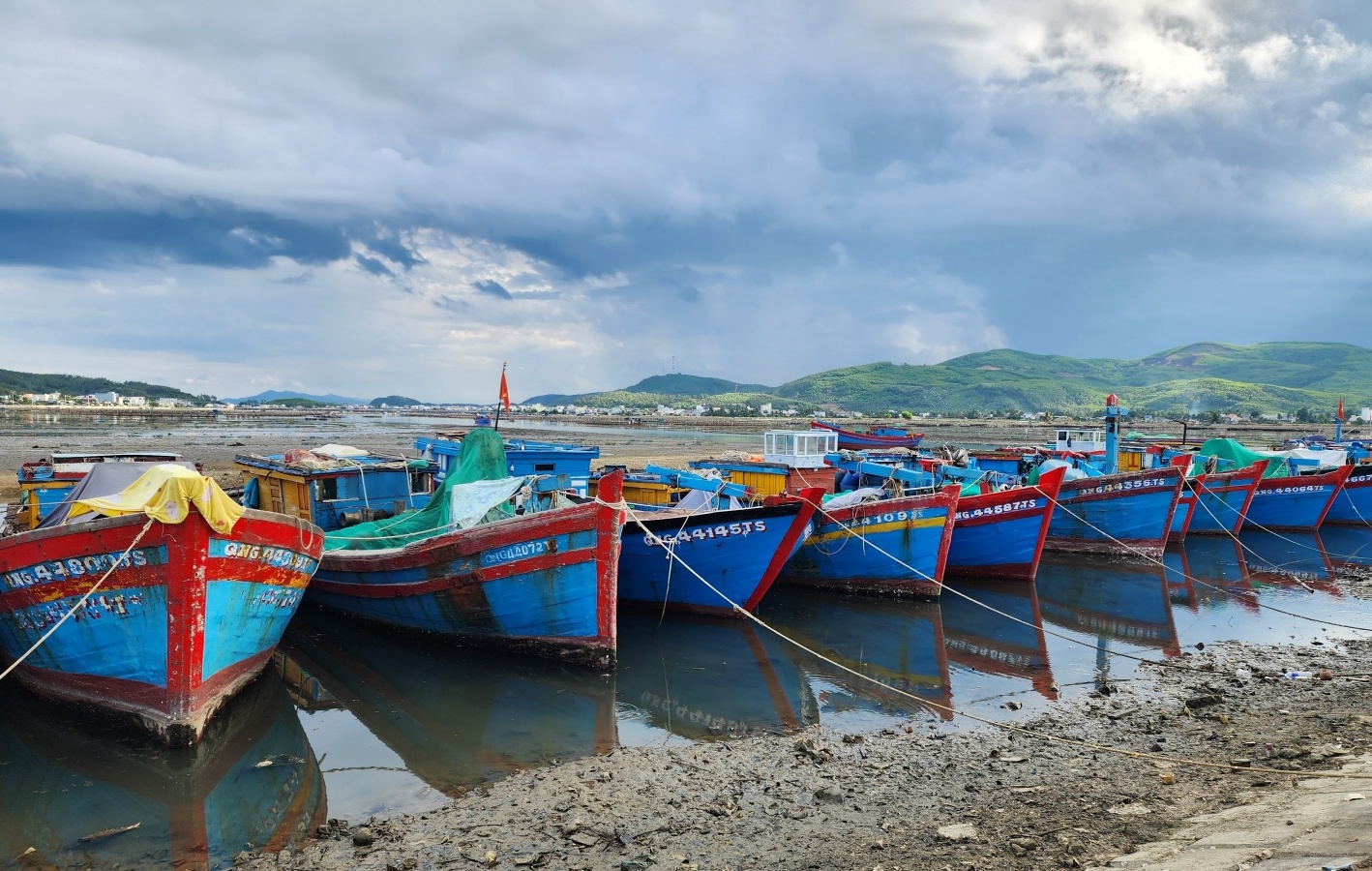 Quảng Ngãi: Cấm tất cả các phương tiện, tàu thuyền ra biển hoạt động từ trưa 18/9