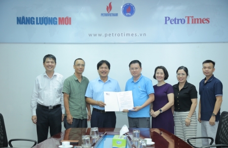 Hội Dầu khí Việt Nam khen thưởng Tạp chí Năng lượng Mới - PetroTimes