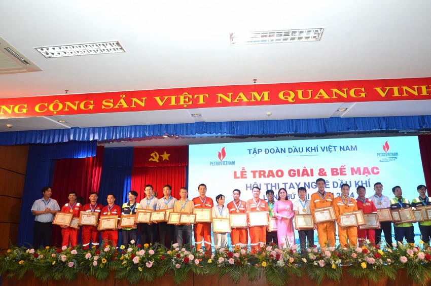 Bế mạc Hội thi tay nghề Dầu khí lần thứ VII năm 2024: Tôn vinh những bàn tay vàng của ngành Dầu khí Bế mạc Hội thi tay nghề Dầu khí lần thứ VII năm 2024: Tôn vinh những bàn tay vàng của ngành Dầu khí