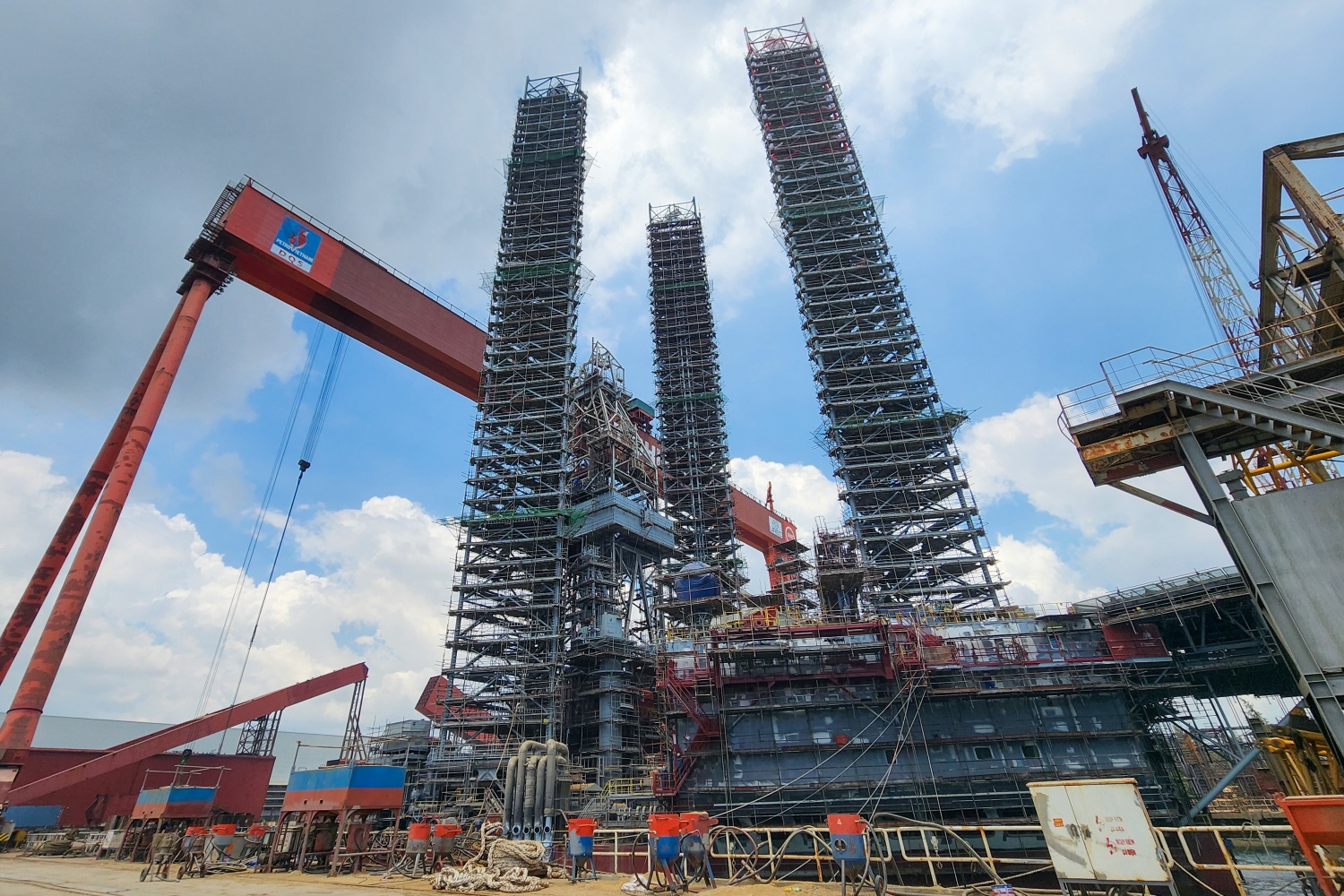 Các sự kiện nổi bật của Petrovietnam trong tuần từ ngày 20/10 đến 27/10/2024 Các sự kiện nổi bật của Petrovietnam trong tuần từ ngày 20/10 đến 27/10/2024
