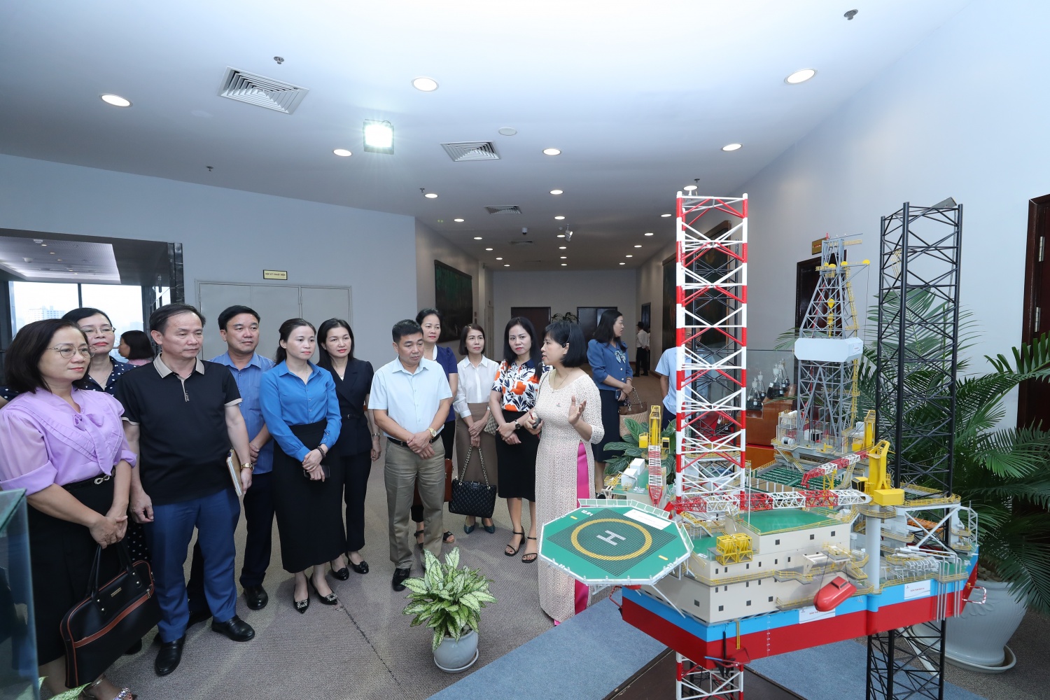 Các sự kiện nổi bật của Petrovietnam trong tuần từ ngày 20/10 đến 27/10/2024 Các sự kiện nổi bật của Petrovietnam trong tuần từ ngày 20/10 đến 27/10/2024