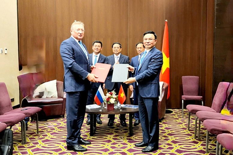 Thủ tướng Phạm Minh Chính tiếp Tổng Giám đốc Tập đoàn Zarubezhneft
