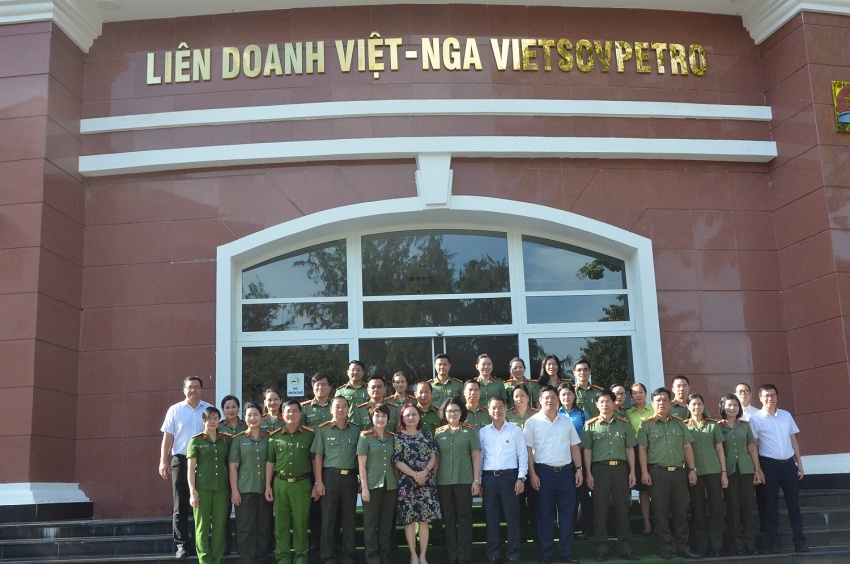 Công đoàn CAND và Công đoàn Dầu khí Việt Nam giao lưu, trao đổi kinh nghiệm Công đoàn CAND và Công đoàn Dầu khí Việt Nam giao lưu, trao đổi kinh nghiệm