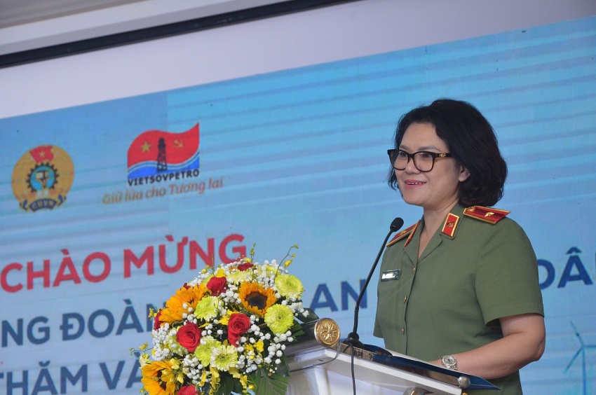 Công đoàn CAND và Công đoàn Dầu khí Việt Nam giao lưu, trao đổi kinh nghiệm Công đoàn CAND và Công đoàn Dầu khí Việt Nam giao lưu, trao đổi kinh nghiệm