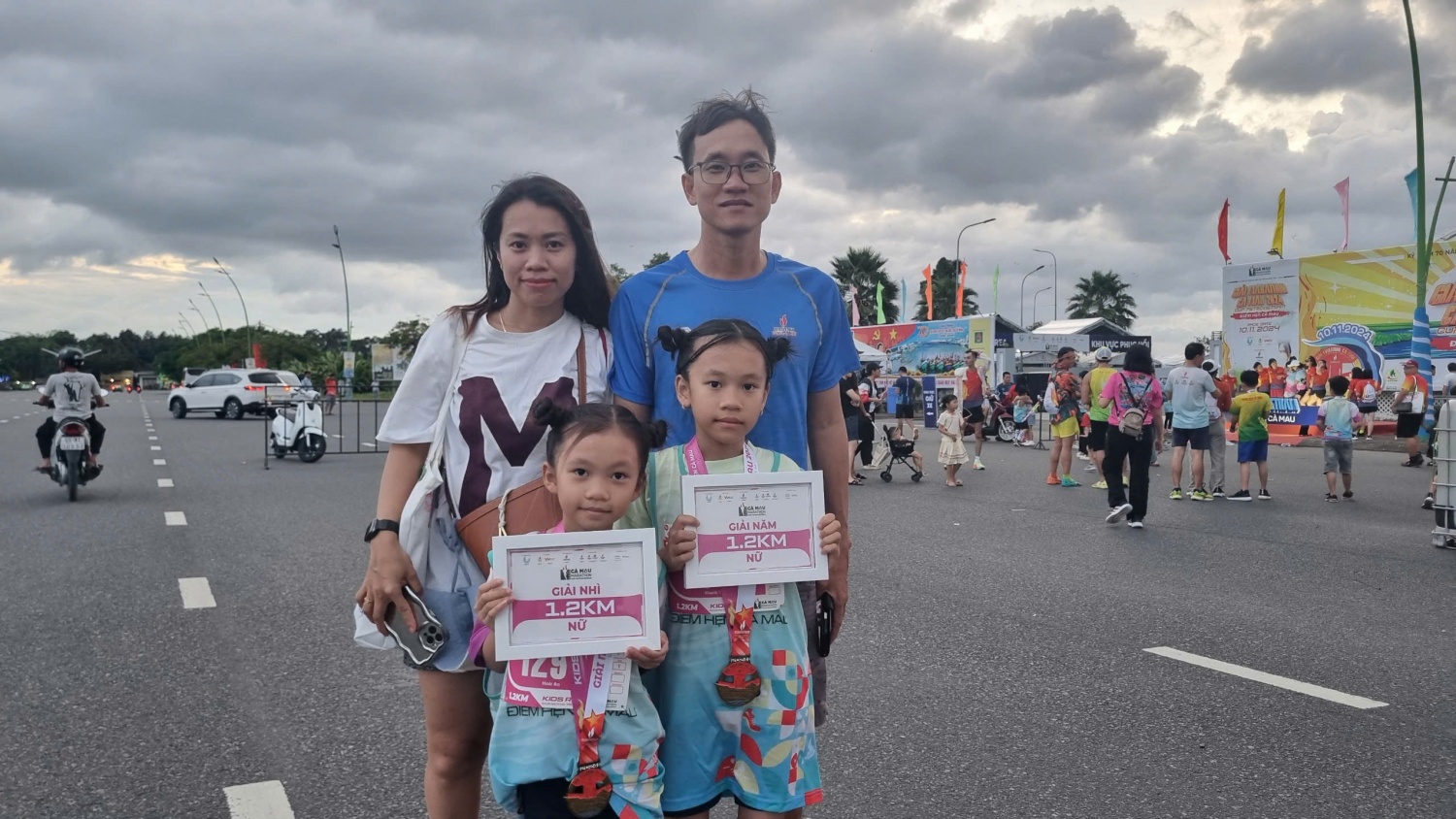 Hơn 1000 VĐV nhí thích thú hoàn thành đường đua Kid Run giải Marathon Cà Mau 2024 - Cúp Petrovietnam