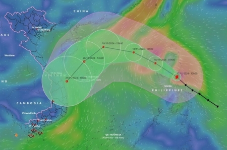 Siêu bão Man-yi giật trên cấp 17, di chuyển nhanh hướng vào Biển Đông