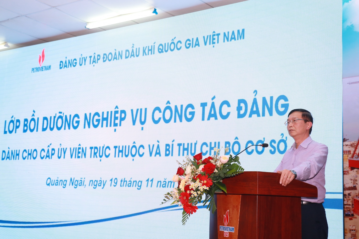 Đồng chí Trần Quang Dũng - Phó Bí thư Thường trực Đảng uỷ Petrovietnam phát biểu tại chương trình.