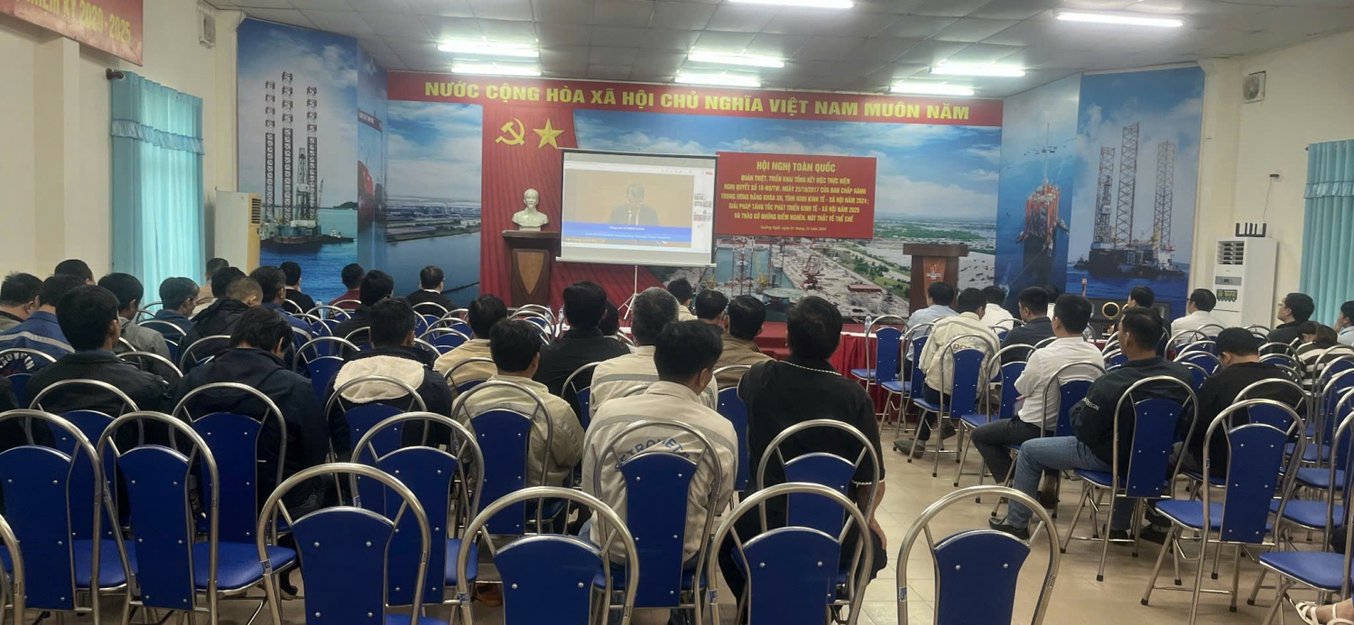 Đảng bộ Tập đoàn Dầu khí Quốc gia Việt Nam quán triệt, triển khai tổng kết thực hiện Nghị quyết 18 Hơn 5.000 đảng viên Đảng bộ Tập đoàn tham dự Hội nghị quán triệt, triển khai tổng kết thực hiện Nghị quyết 18