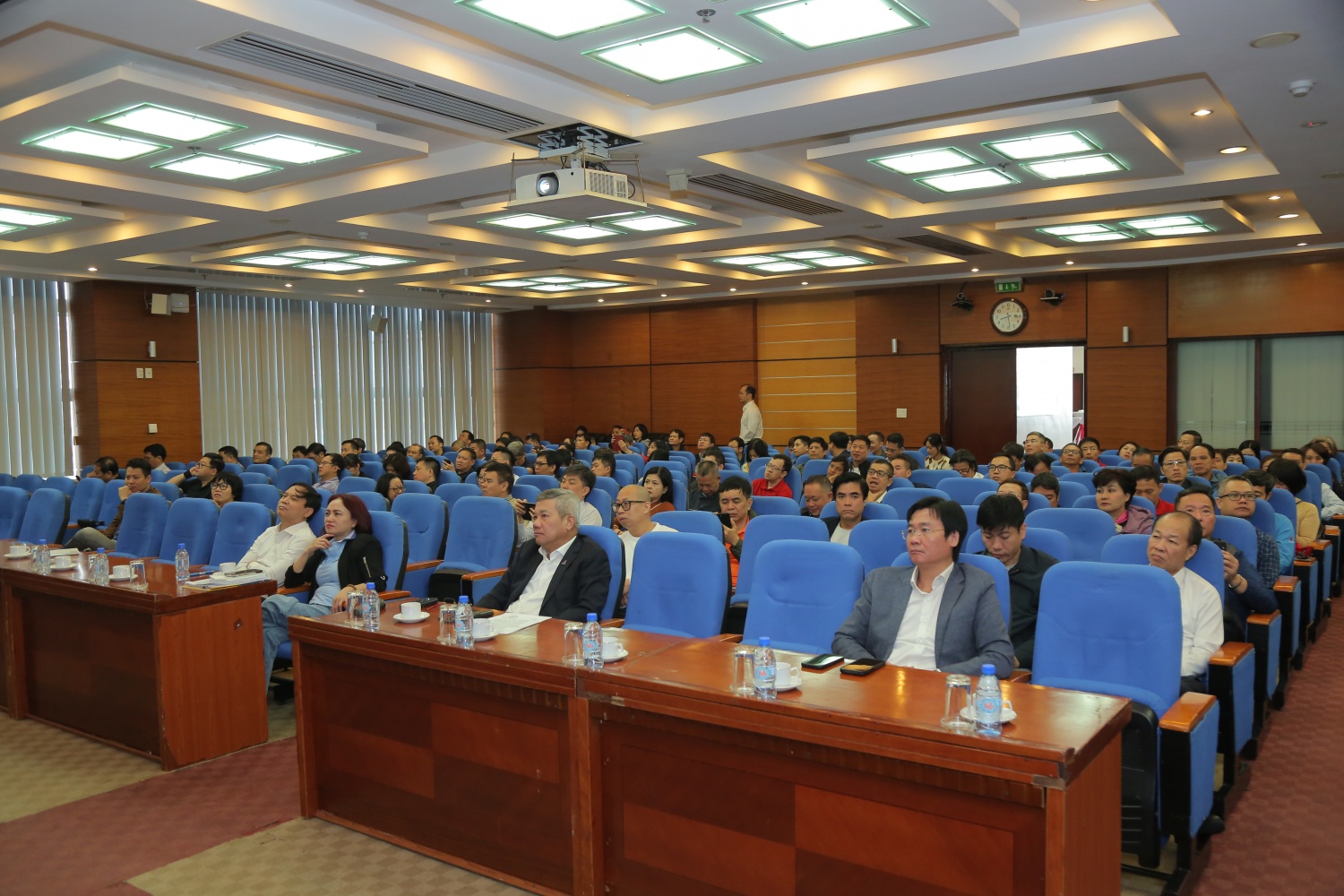 Đảng bộ Tập đoàn Dầu khí Quốc gia Việt Nam quán triệt, triển khai tổng kết thực hiện Nghị quyết 18 Hơn 5.000 đảng viên Đảng bộ Tập đoàn tham dự Hội nghị quán triệt, triển khai tổng kết thực hiện Nghị quyết 18