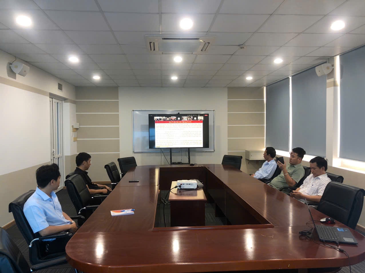 Đảng bộ Tập đoàn Dầu khí Quốc gia Việt Nam quán triệt, triển khai tổng kết thực hiện Nghị quyết 18 Hơn 5.000 đảng viên Đảng bộ Tập đoàn tham dự Hội nghị quán triệt, triển khai tổng kết thực hiện Nghị quyết 18