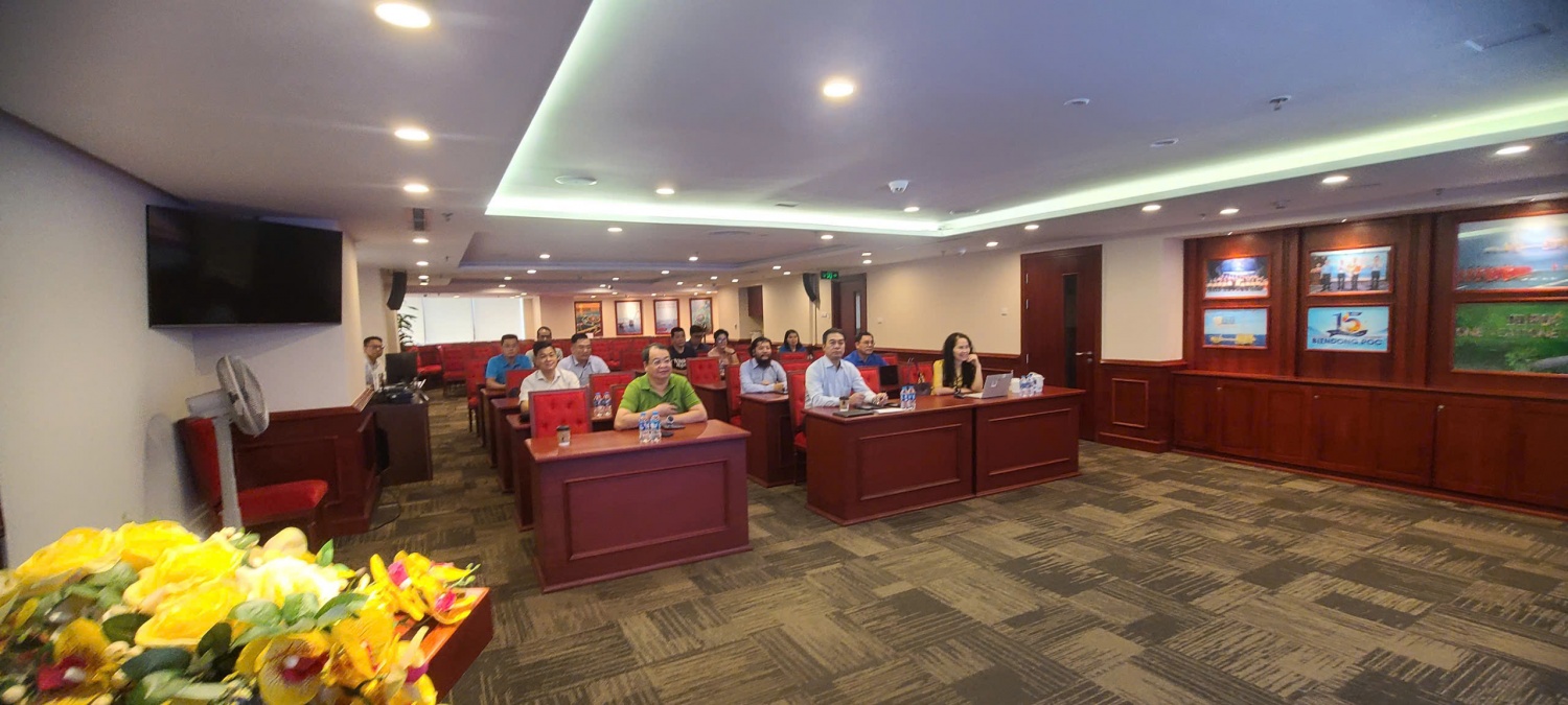 Đảng bộ Tập đoàn Dầu khí Quốc gia Việt Nam quán triệt, triển khai tổng kết thực hiện Nghị quyết 18 Hơn 5.000 đảng viên Đảng bộ Tập đoàn tham dự Hội nghị quán triệt, triển khai tổng kết thực hiện Nghị quyết 18