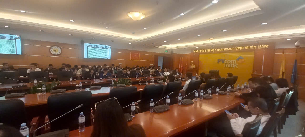 Đảng bộ Tập đoàn Dầu khí Quốc gia Việt Nam quán triệt, triển khai tổng kết thực hiện Nghị quyết 18 Hơn 5.000 đảng viên Đảng bộ Tập đoàn tham dự Hội nghị quán triệt, triển khai tổng kết thực hiện Nghị quyết 18