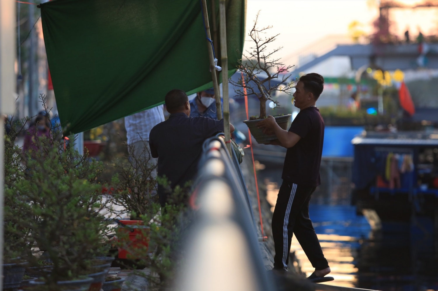 Chợ hoa Xuân “Trên bến dưới thuyền”: Tái hiện hơi thở Tết Việt, quảng bá văn hóa vùng miền