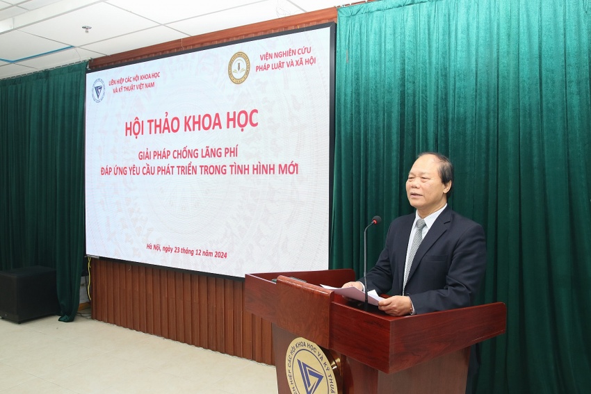 GS.TS. Phan Trung Lý phát biểu đề dẫn GS.TS. Phan Trung Lý phát biểu đề dẫn