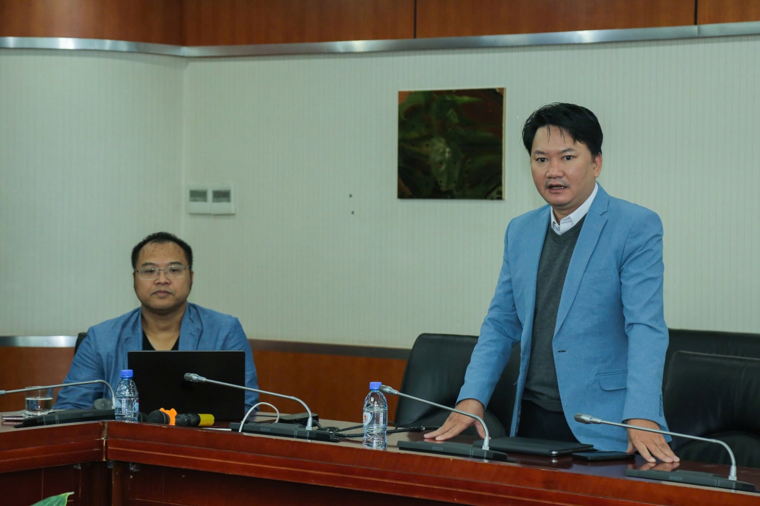 Tổng biên tập Tạp chí Năng lượng Mới Phạm Thuận Thiên nhấn mạnh tầm quan trọng của việc tận dụng công nghệ để nâng cao hiệu quả tác nghiệp và sản xuất nội dung báo chí.