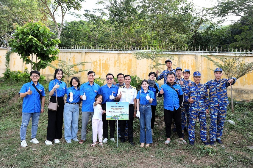 Đoàn Thanh niên PTSC ra quân hưởng ứng Tết trồng cây