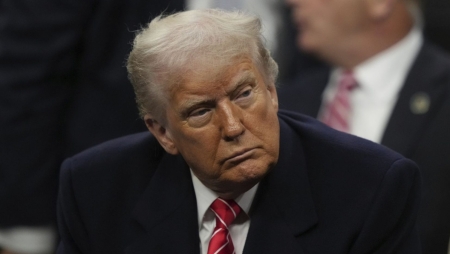 Ông Trump đe dọa áp thuế 25% với các nước mua dầu từ Venezuela