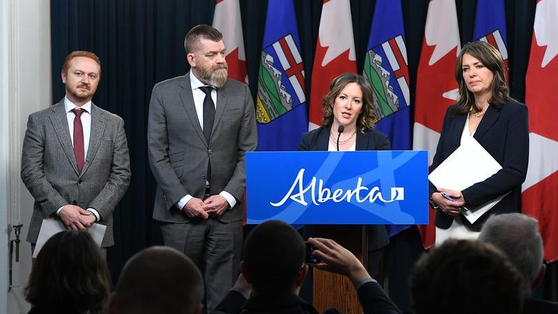 Alberta sửa luật để bảo vệ khai thác dầu khí