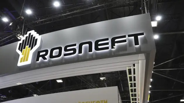 Giá dầu lao dốc, doanh thu của Rosneft giảm mạnh