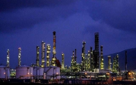 Cơ sở lọc dầu trong yếu của Israel bị tên lửa đạn đạo đánh trúng