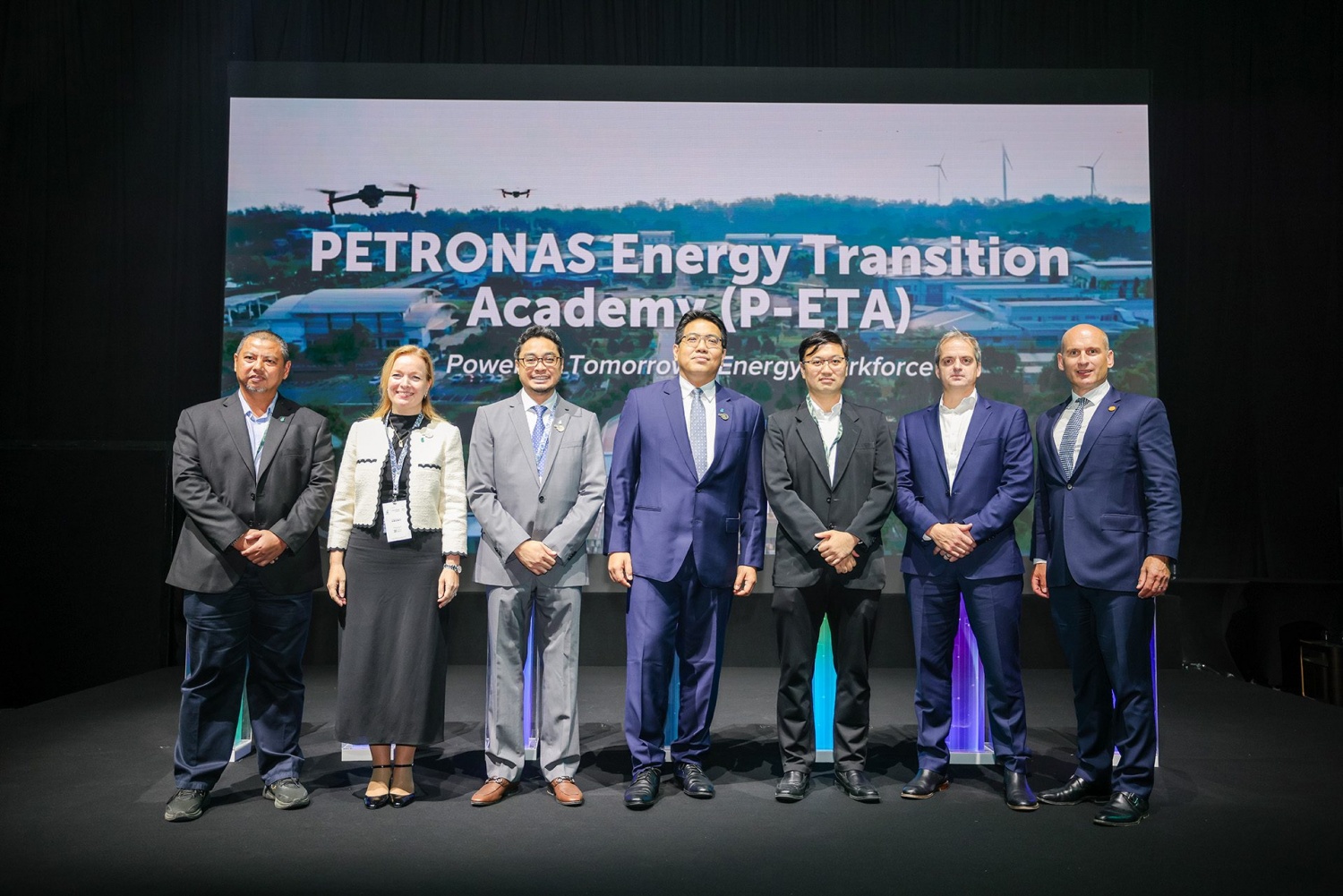 Petronas đẩy nhanh đào tạo nhân lực cho năng lượng sạch