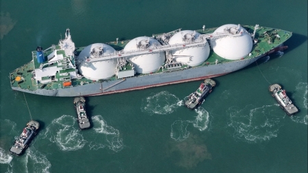 Xung đột ở Trung Đông đẩy giá cước vận chuyển LNG đạt đỉnh