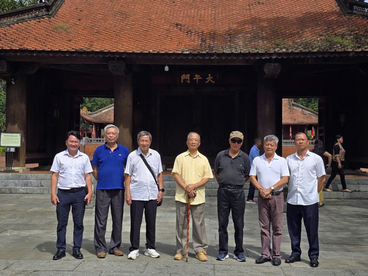 Chi bộ Cơ quan Hội Dầu khí Việt Nam tổ chức hành trình về nguồn tại Thanh Hóa