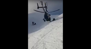 Xem trực thăng giải cứu ngoạn mục người leo núi trên đỉnh An-pơ