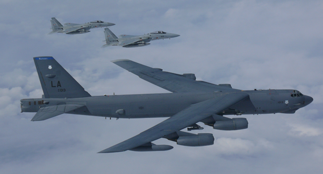 Mỹ điều B-52 sẵn sàng đưa Iran 