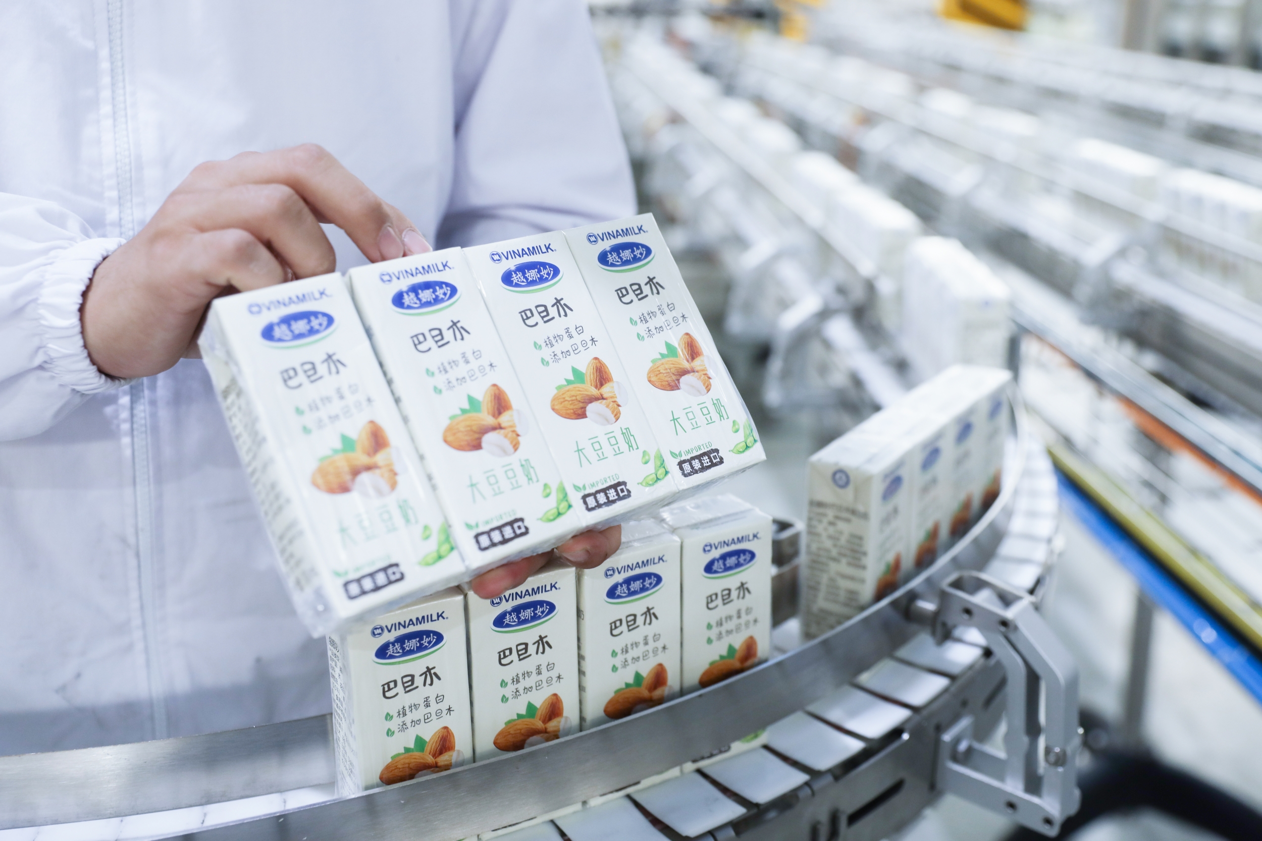 Tin vui về lô sữa xuất khẩu đầu năm từ Vinamilk hứa hẹn một năm lạc quan cho ngành sữa