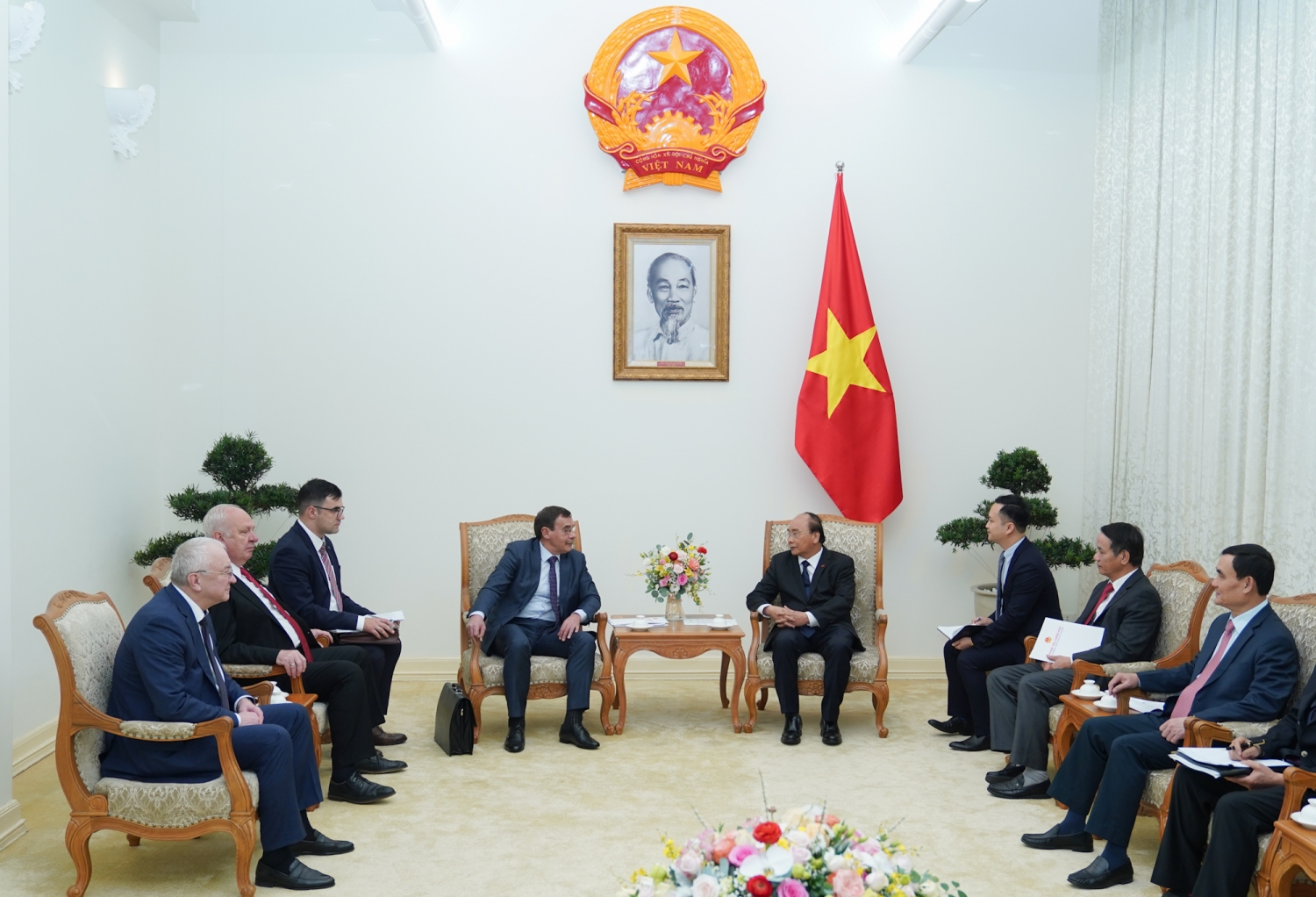 Thủ tướng Nguyễn Xuân Phúc tiếp Chủ tịch Cơ quan Chống tham nhũng Liên bang Nga