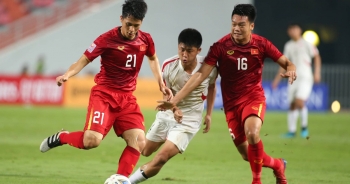 Các đối thủ đá giao hữu rầm rộ, đội tuyển Việt Nam vẫn thiếu "quân xanh"