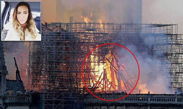 Hình ảnh giống Chúa Jesus trong vụ cháy Nhà thờ Đức Bà Paris gây xôn xao