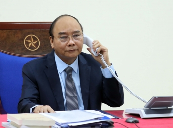 Thủ tướng Nguyễn Xuân Phúc điện đàm với Thủ tướng LB Nga