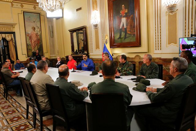 Tổng thống Venezuela chúc mừng quân đội đánh bại âm mưu đảo chính của phe đối lập