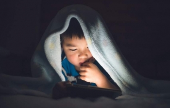 Smartphone có thể gây rối loạn giấc ngủ trẻ em