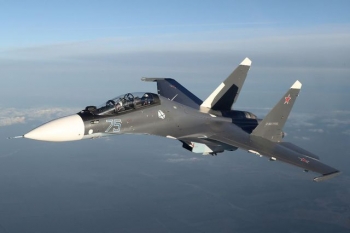 Video máy bay chiến đấu Nga nghi “vượt đầu” máy bay Mỹ tại Syria
