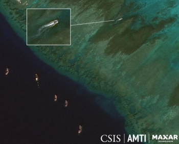 “Đội tàu hủy diệt” của Trung Quốc khai thác ồ ạt, tàn phá môi trường Biển Đông