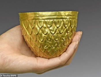 Chiêm ngưỡng chiếc bát vàng có giá hơn một tỷ đồng