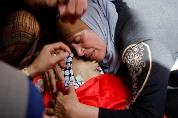 Dải Gaza chìm trong khói lửa, "thùng thuốc súng" Trung Đông nóng trở lại