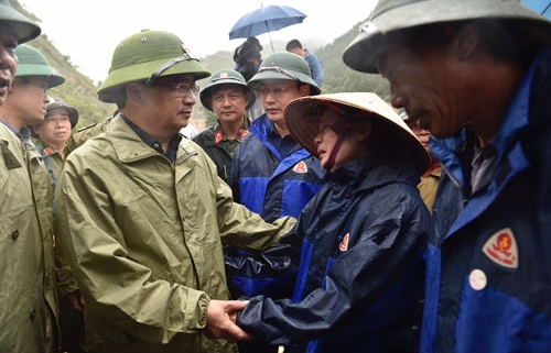 Chùm ảnh: Phó Thủ tướng Trịnh Đình Dũng chỉ đạo khắc phục hậu quả thiên tai tại Lai Châu