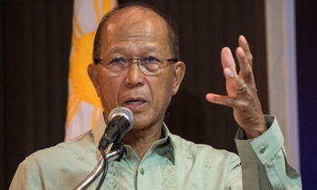 Bộ trưởng Quốc phòng Philippines yêu cầu Trung Quốc xin lỗi vụ đâm tàu cá