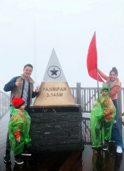 Sao Việt ngày 19/6: Gia đình Đăng Khôi lên đỉnh Fansipan