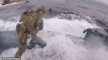 “Nghẹt thở” cảnh tuần duyên Mỹ truy bắt tàu ngầm chở số ma túy 232 triệu USD