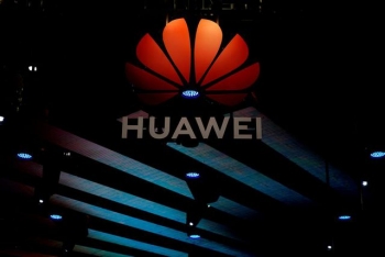 Báo Anh: Mỹ dọa không ký thỏa thuận thương mại nếu London bắt tay Huawei
